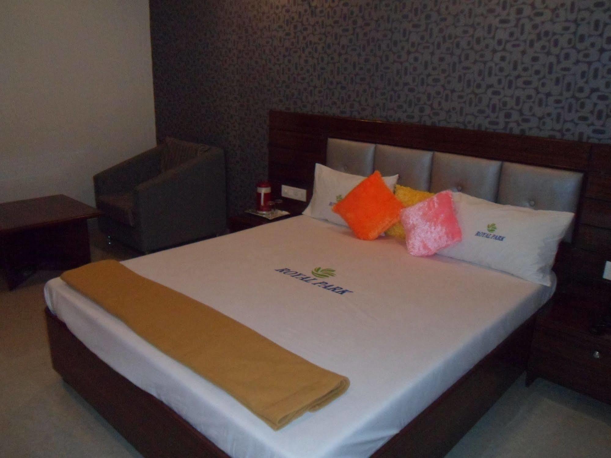 Hotel Royal Park Residency Thane Exterior photo